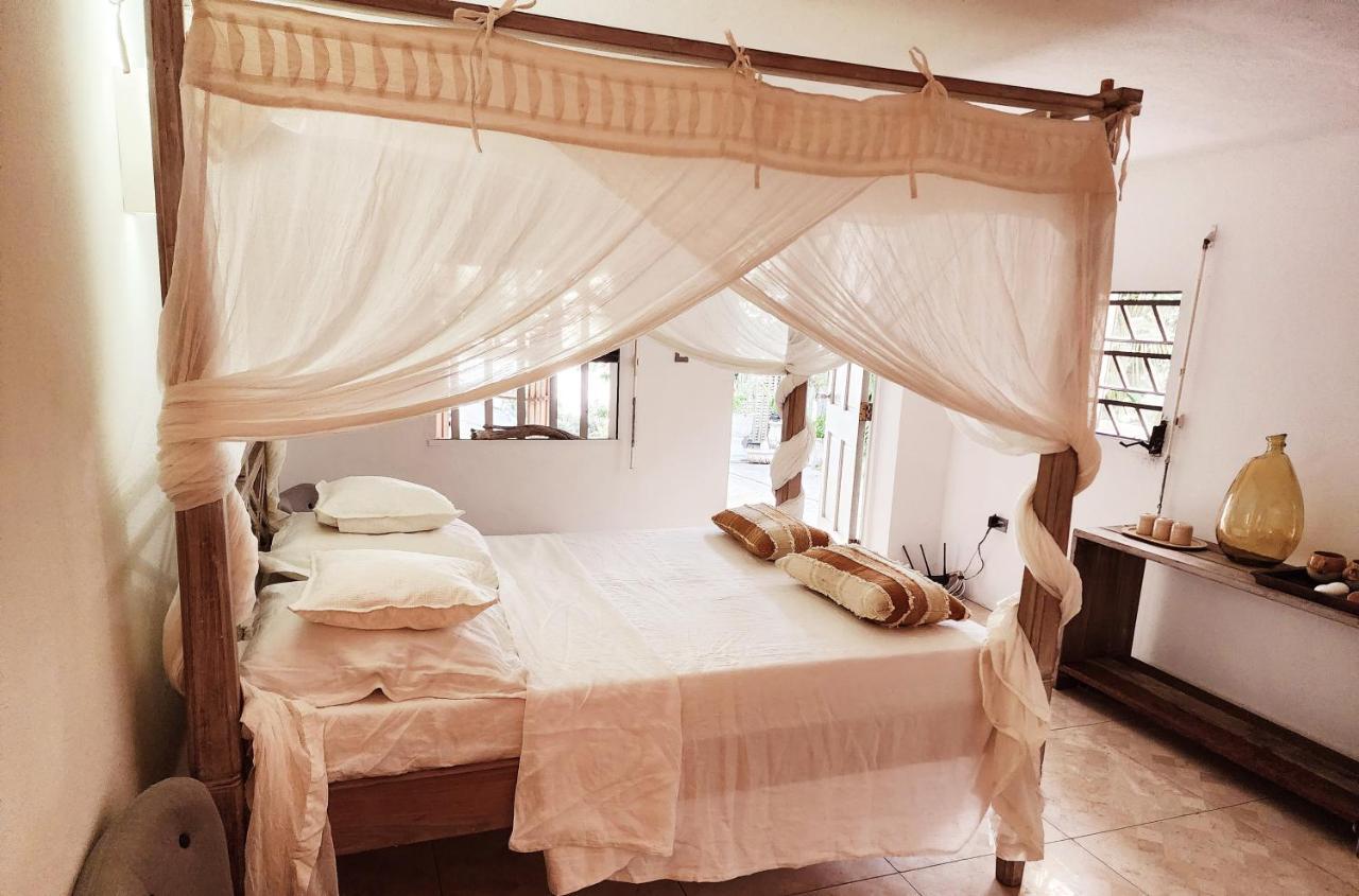 Perle Stone Studio- Bed And Breakfast Simpson Bay Bagian luar foto