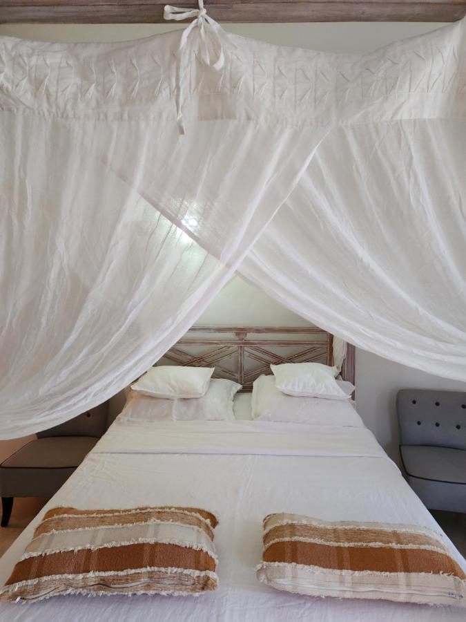 Perle Stone Studio- Bed And Breakfast Simpson Bay Bagian luar foto
